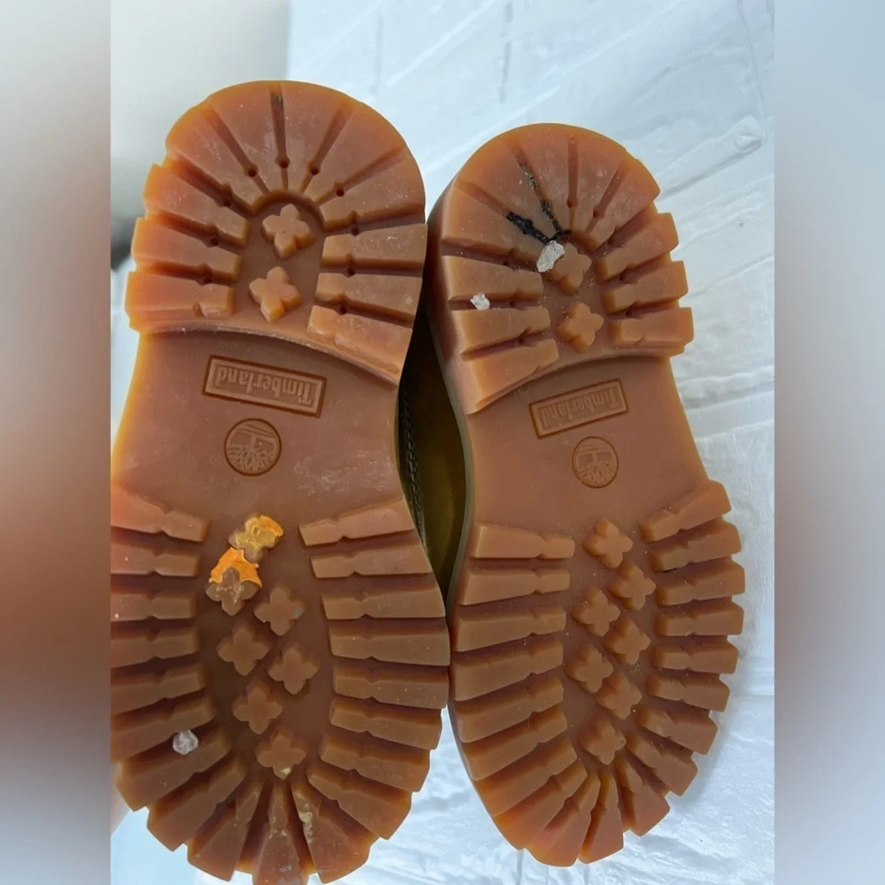 - Timberland Unisex-Child Size 8T waterproof